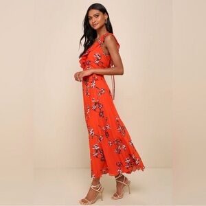 Lulu's NWT Loved By You Red Orange Floral Print Pleated
Chiffon Maxi Dress
